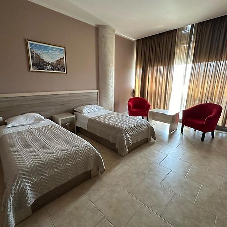 Hotel Terminal Tirana Bregu i Lumit Eksteriør bilde