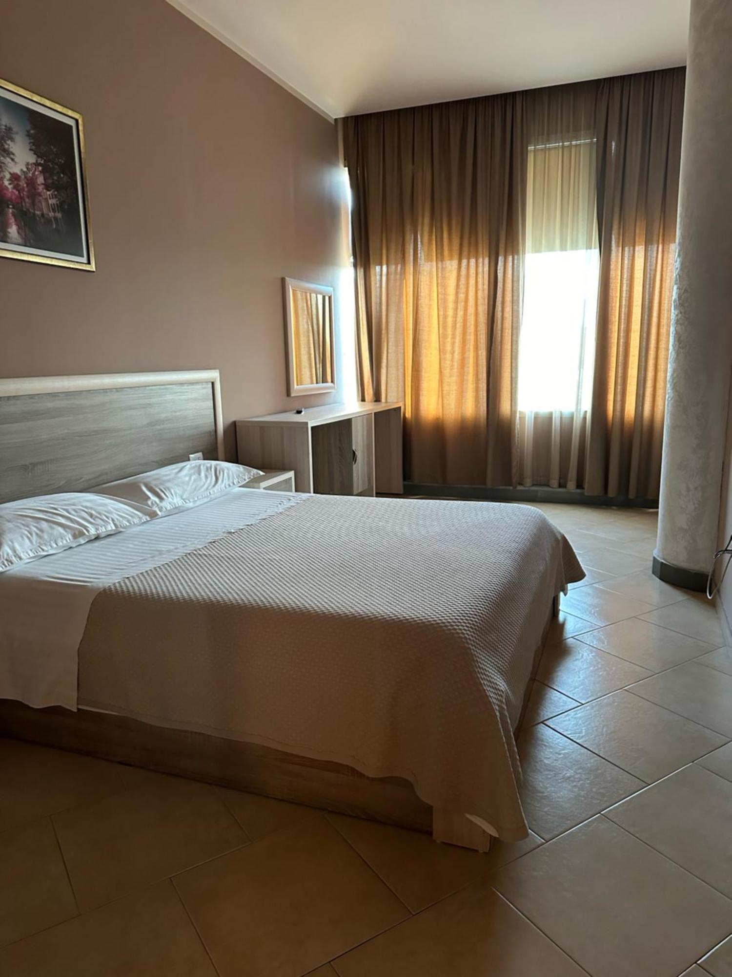 Hotel Terminal Tirana Bregu i Lumit Eksteriør bilde